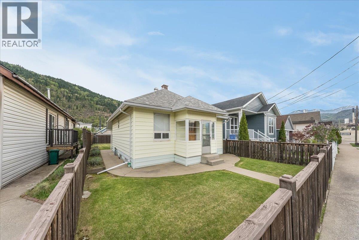 1734 Third Avenue, Trail, British Columbia  V1R 1P9 - Photo 32 - 10385479