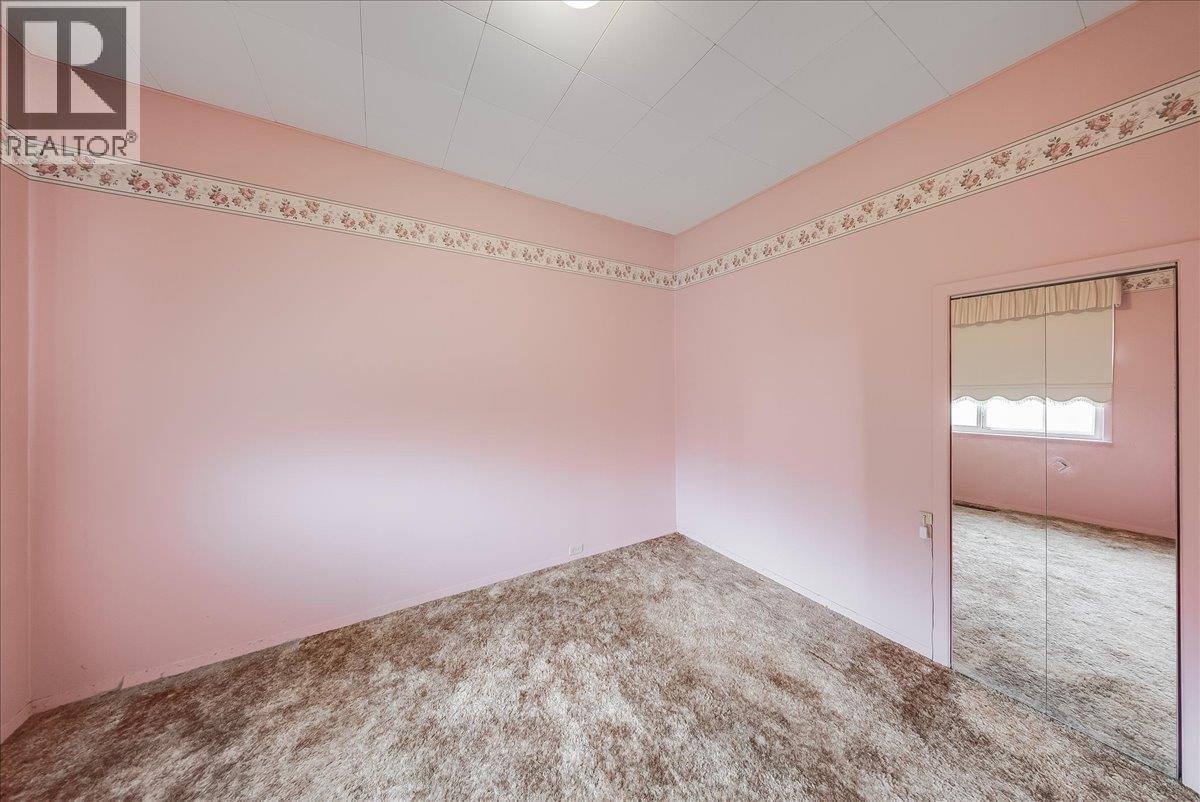 1734 Third Avenue, Trail, British Columbia  V1R 1P9 - Photo 7 - 10385479