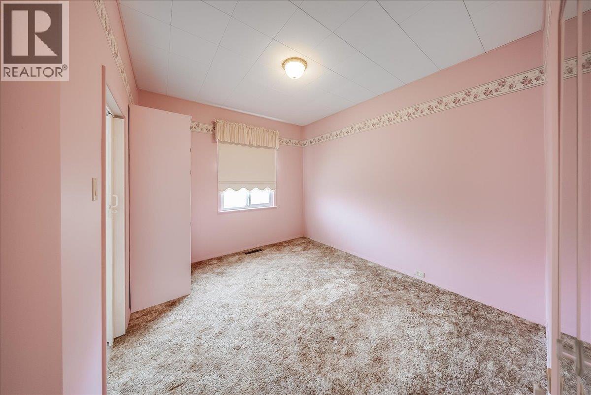 1734 Third Avenue, Trail, British Columbia  V1R 1P9 - Photo 9 - 10385479
