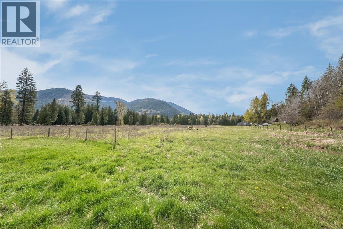 275 Faulkner Road, Fruitvale, British Columbia  V0G 1L0 - Photo 13 - 10385211