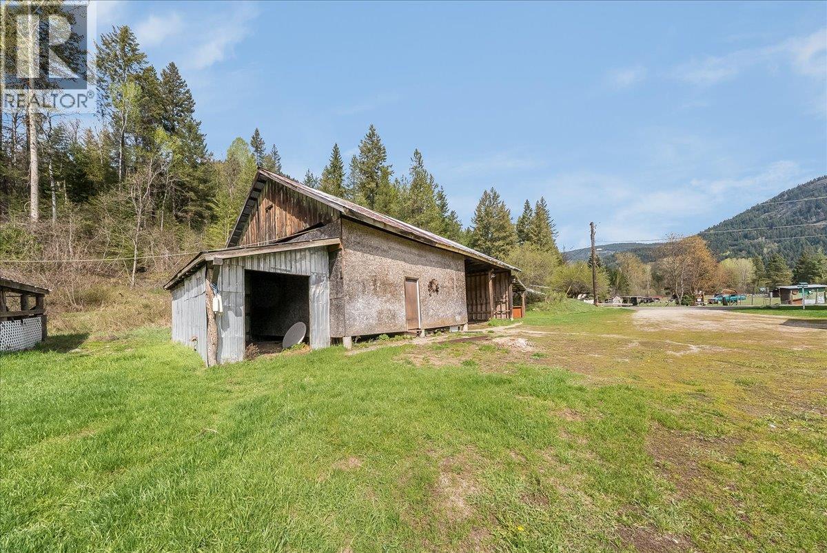 275 Faulkner Road, Fruitvale, British Columbia  V0G 1L0 - Photo 7 - 10385211