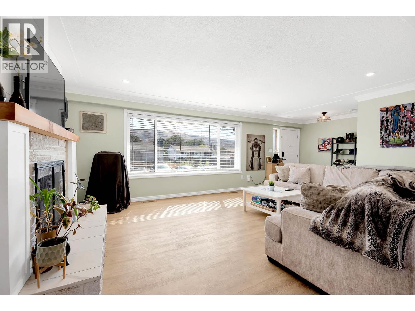2436 Young Avenue, Kamloops, British Columbia  V2B 4M8 - Photo 6 - 10385539