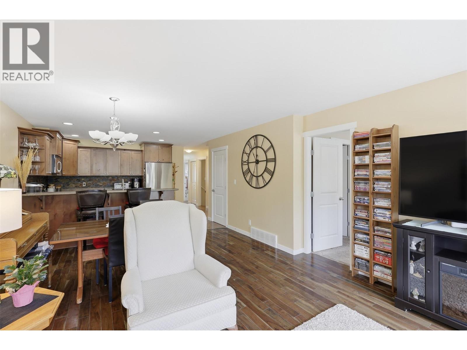 930 Stagecoach Drive Unit# 5, Kamloops, British Columbia  V2B 0A9 - Photo 5 - 10384961