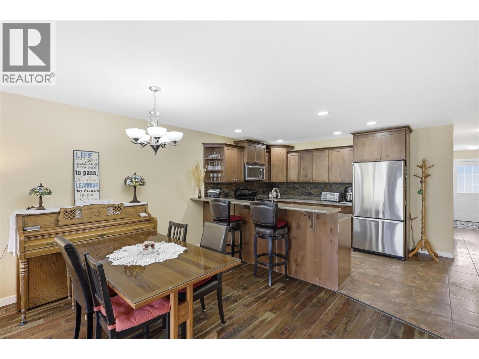 930 Stagecoach Drive Unit# 5, Kamloops, British Columbia  V2B 0A9 - Photo 6 - 10384961