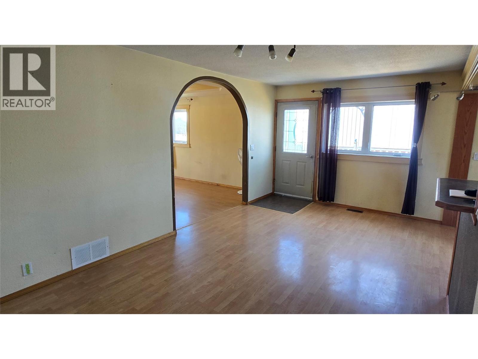 8185 Stuckey Road, Dawson Creek, British Columbia  V0C 1T0 - Photo 2 - 10385607