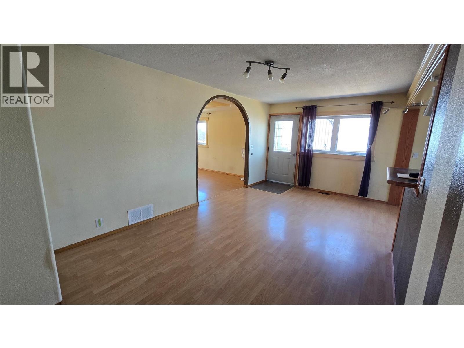8185 Stuckey Road, Dawson Creek, British Columbia  V0C 1T0 - Photo 8 - 10385607