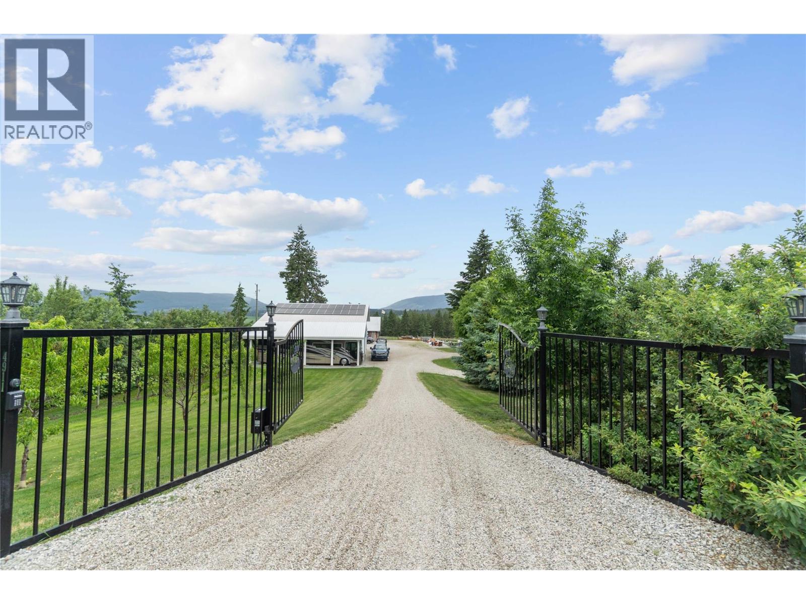 4911 Malpass Road, Armstrong, British Columbia  V4Y 0V5 - Photo 10 - 10385483