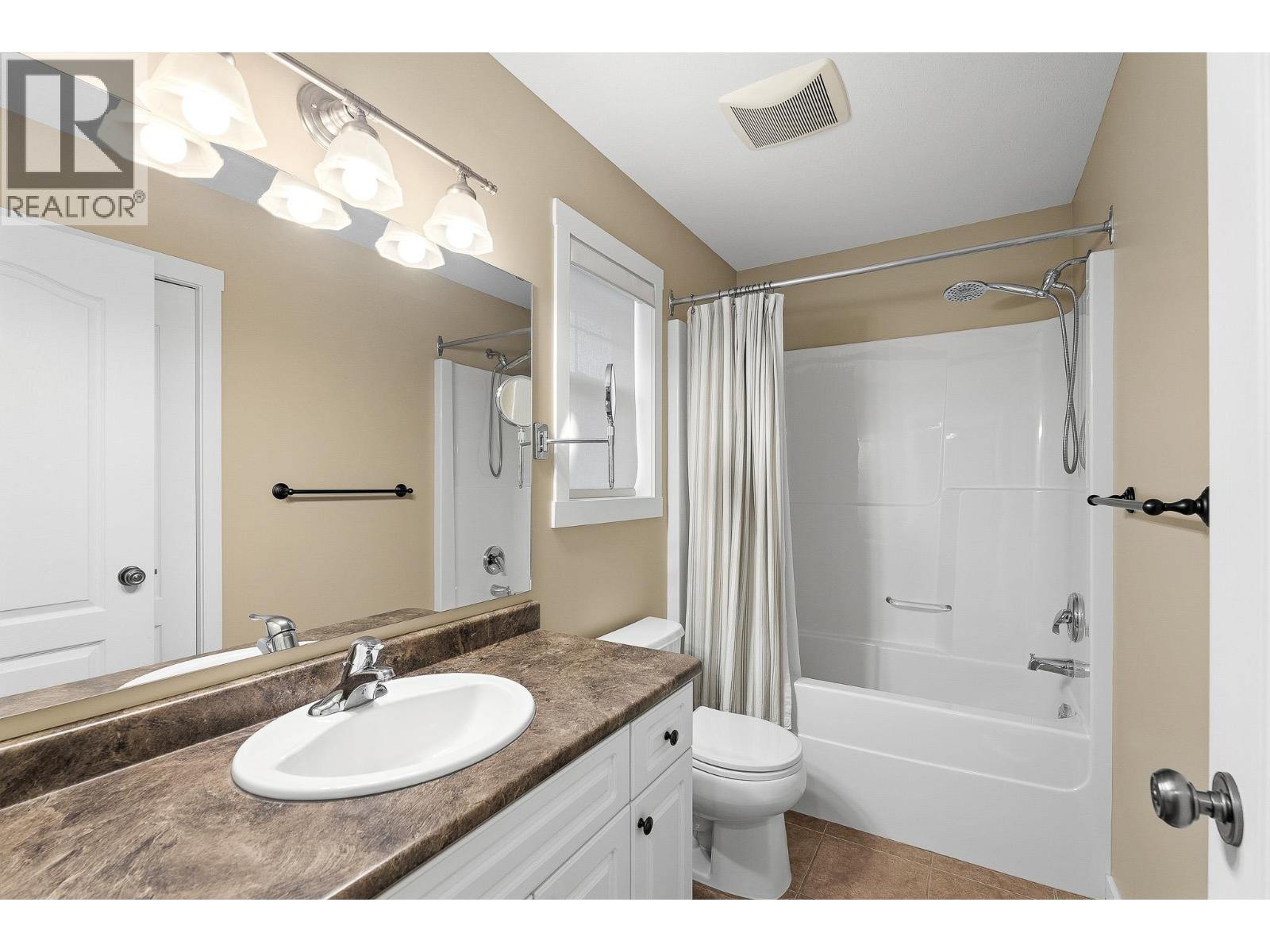 1872 Red Tail Crescent, Kamloops, British Columbia  V2B 8S9 - Photo 39 - 10385614