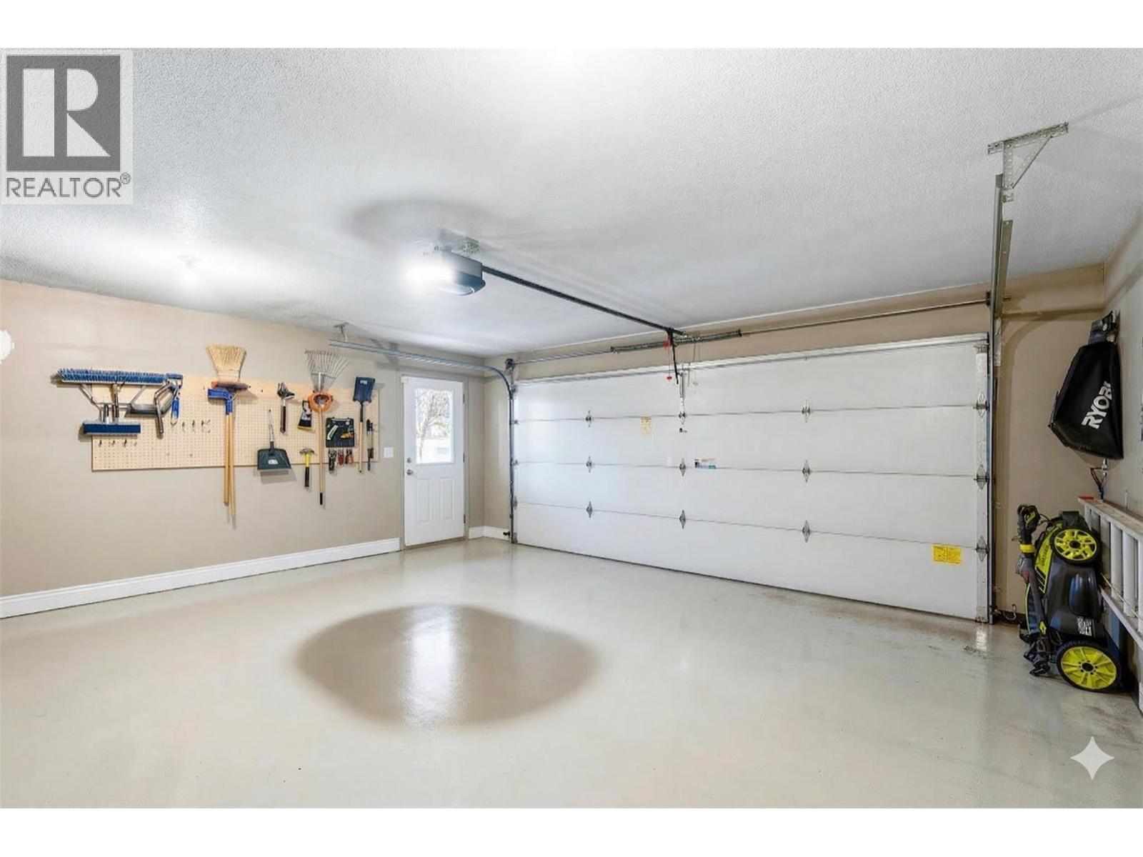 1872 Red Tail Crescent, Kamloops, British Columbia  V2B 8S9 - Photo 68 - 10385614