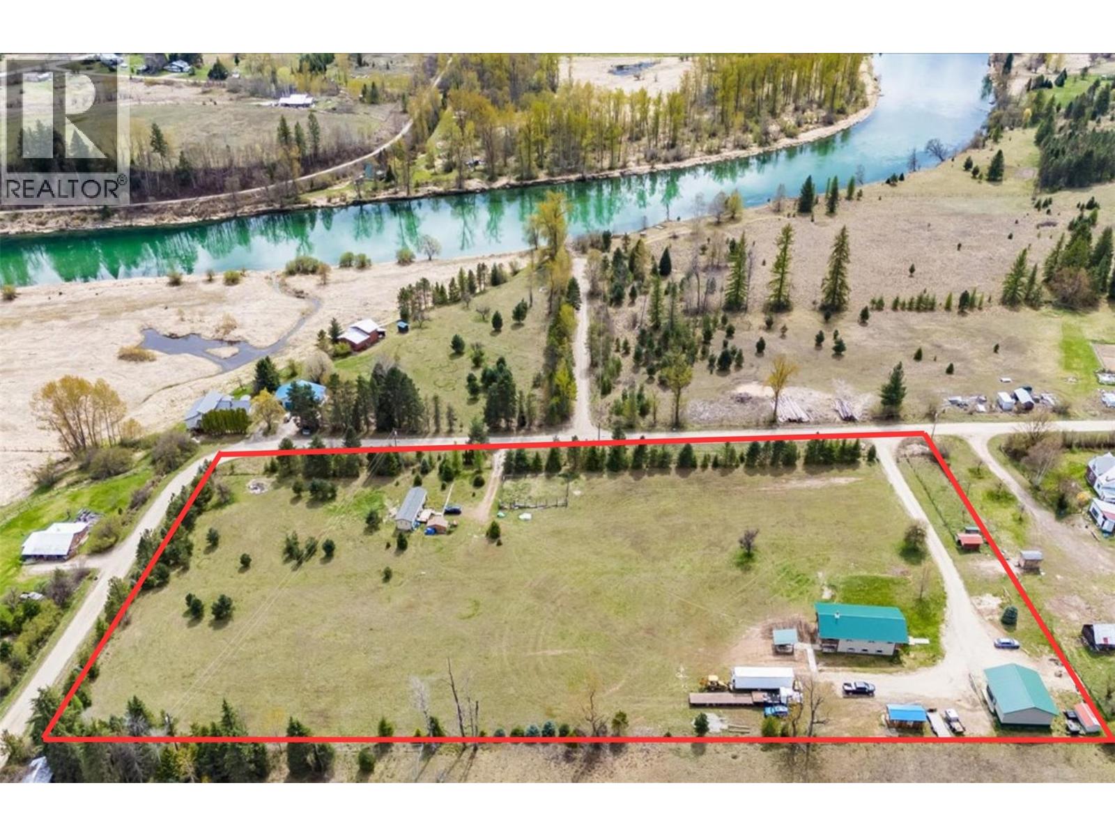 6810 & 6814 Brooks Road, Appledale, British Columbia  V0G 2J0 - Photo 2 - 10384102