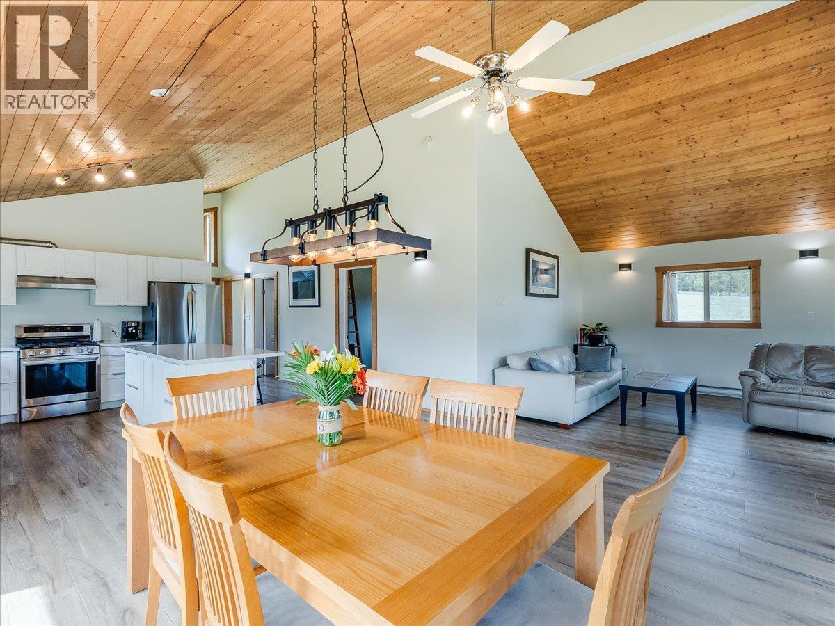 6810 & 6814 Brooks Road, Appledale, British Columbia  V0G 2J0 - Photo 22 - 10384102