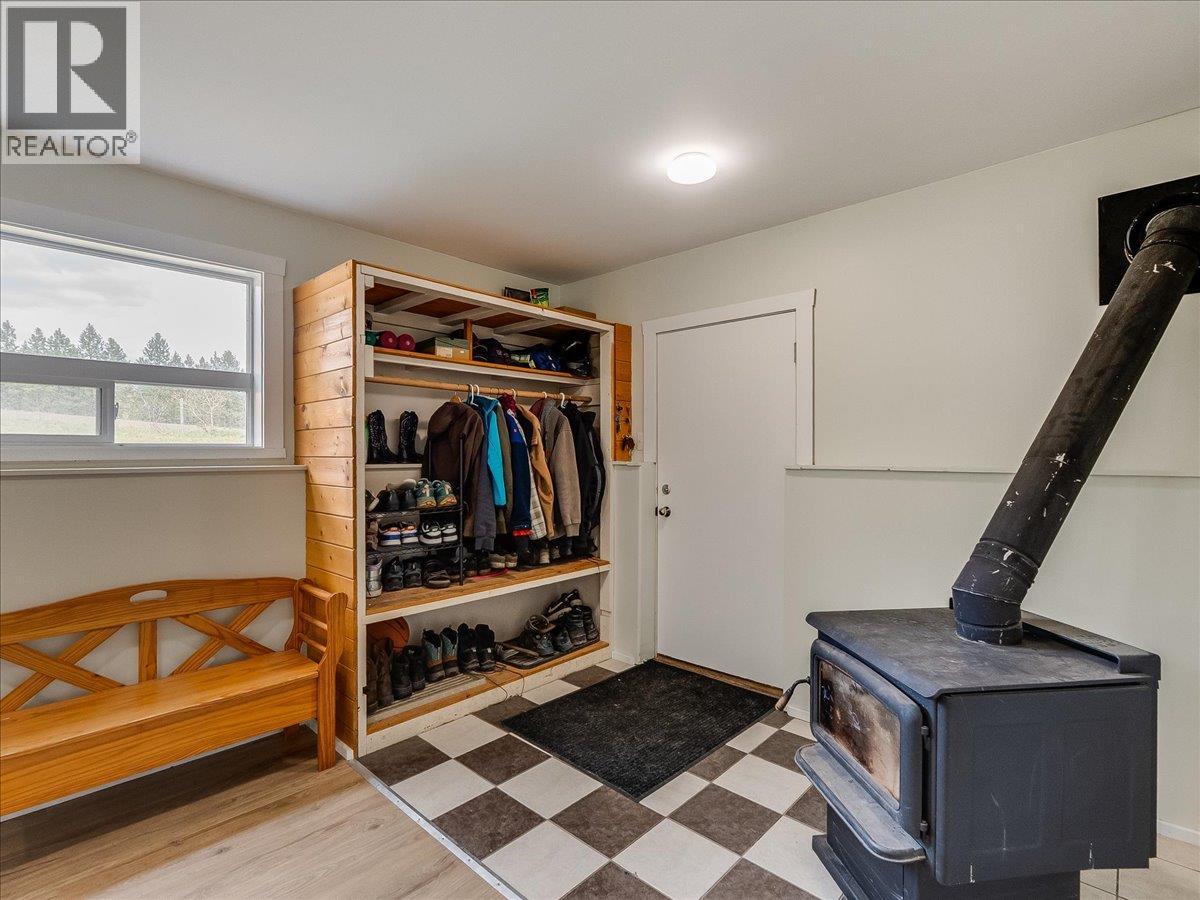 6810 & 6814 Brooks Road, Appledale, British Columbia  V0G 2J0 - Photo 46 - 10384102