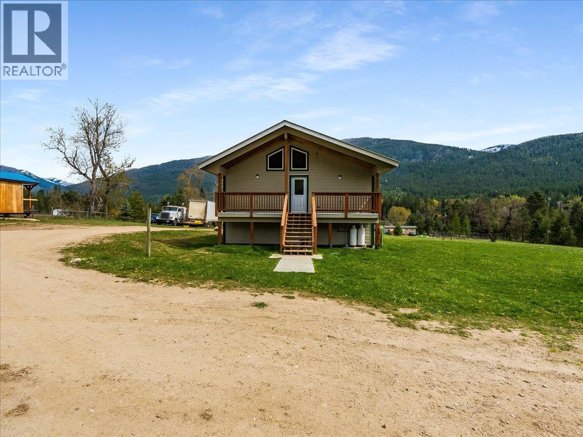 6810 & 6814 Brooks Road, Appledale, British Columbia  V0G 2J0 - Photo 5 - 10384102