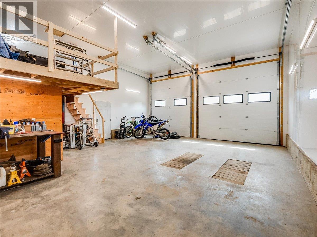 6810 & 6814 Brooks Road, Appledale, British Columbia  V0G 2J0 - Photo 53 - 10384102