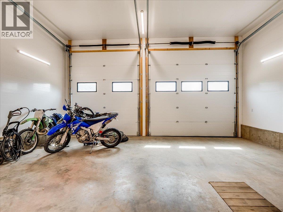 6810 & 6814 Brooks Road, Appledale, British Columbia  V0G 2J0 - Photo 54 - 10384102