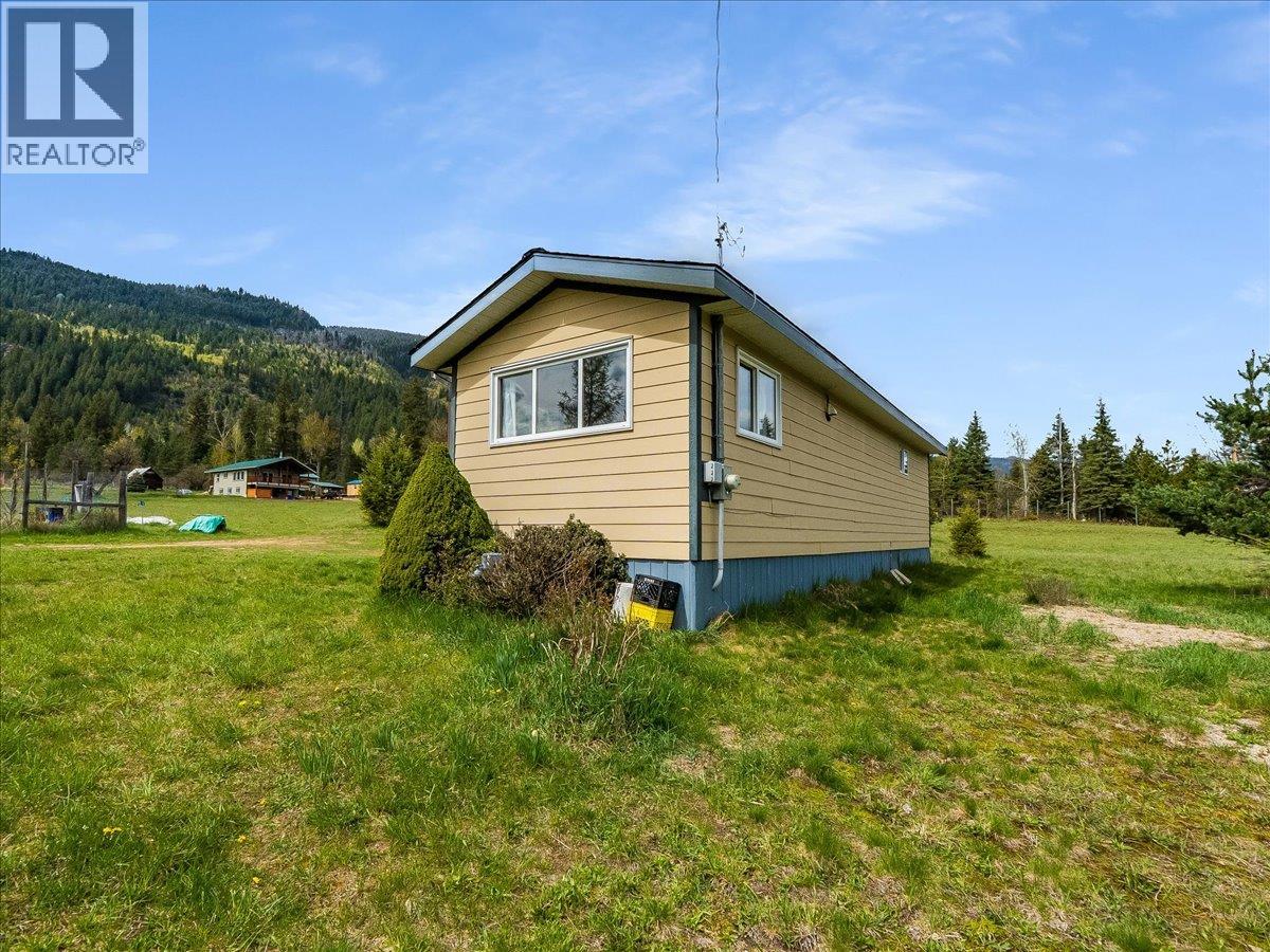 6810 & 6814 Brooks Road, Appledale, British Columbia  V0G 2J0 - Photo 61 - 10384102