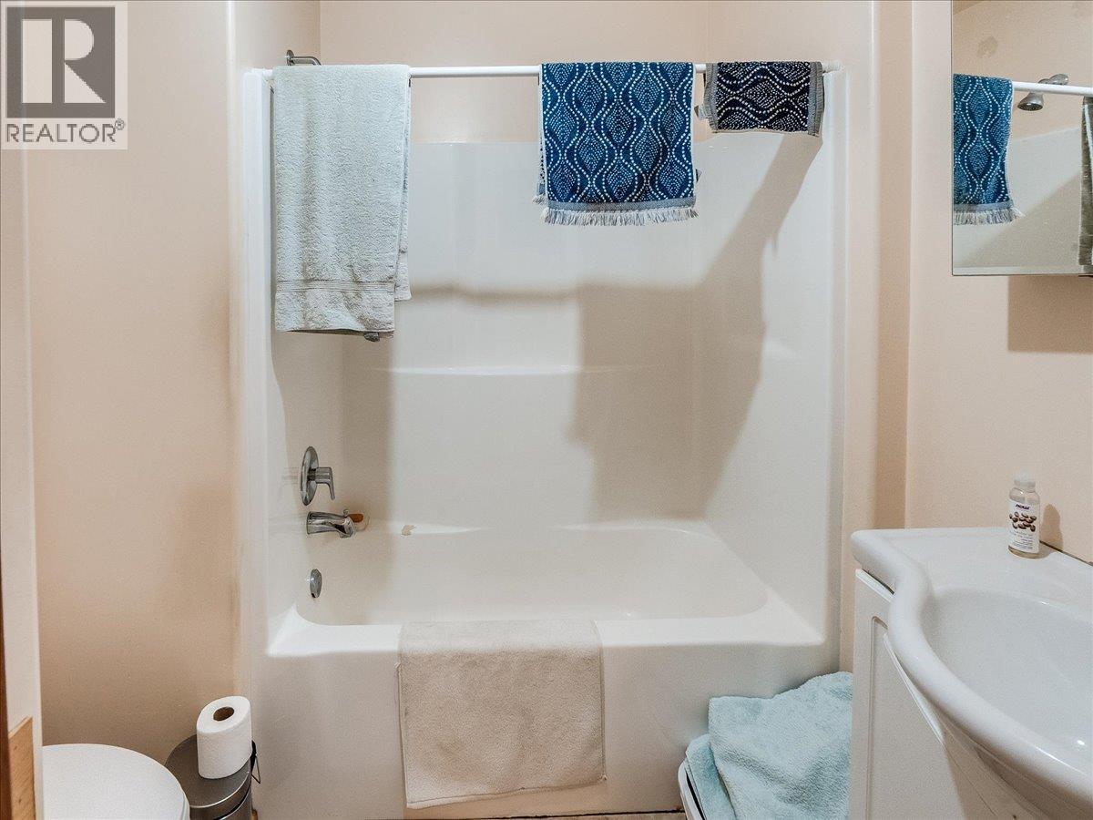 6810 & 6814 Brooks Road, Appledale, British Columbia  V0G 2J0 - Photo 67 - 10384102