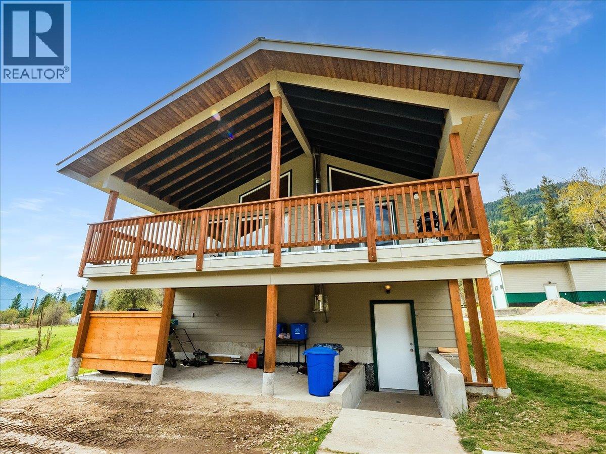 6810 & 6814 Brooks Road, Appledale, British Columbia  V0G 2J0 - Photo 7 - 10384102