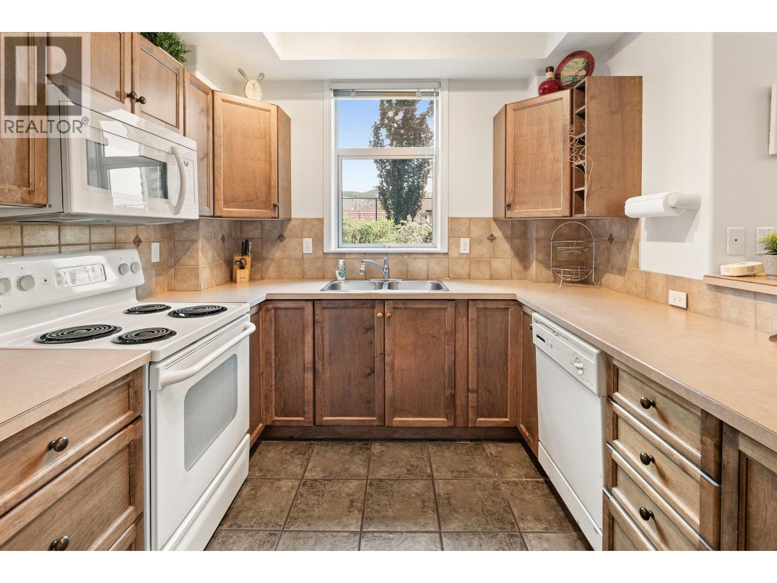 1128 Sunset Drive Unit# 303, Kelowna, British Columbia  V1Y 9W7 - Photo 8 - 10385474