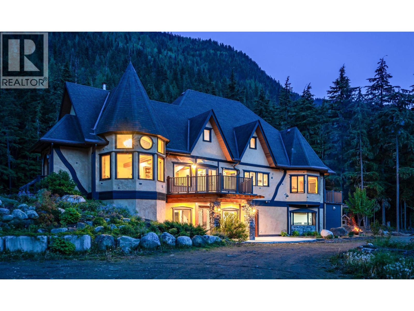 8751 6 Highway, silverton, British Columbia