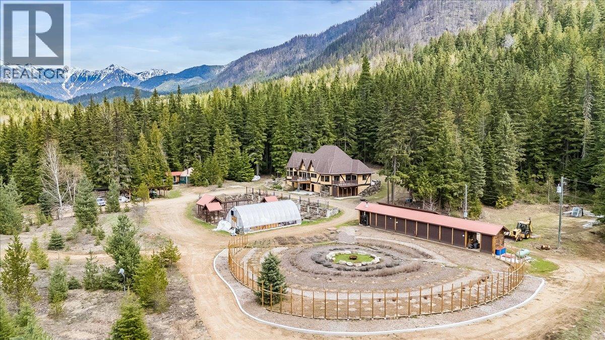 8751 6 Highway, Silverton, British Columbia  V9G 1S0 - Photo 2 - 10385120