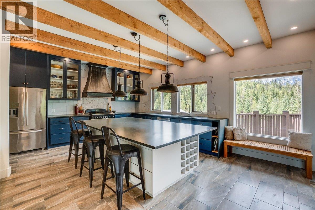 8751 6 Highway, Silverton, British Columbia  V9G 1S0 - Photo 3 - 10385120