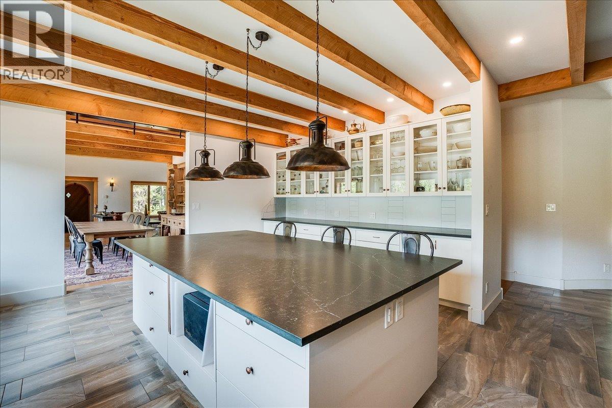 8751 6 Highway, Silverton, British Columbia  V9G 1S0 - Photo 4 - 10385120
