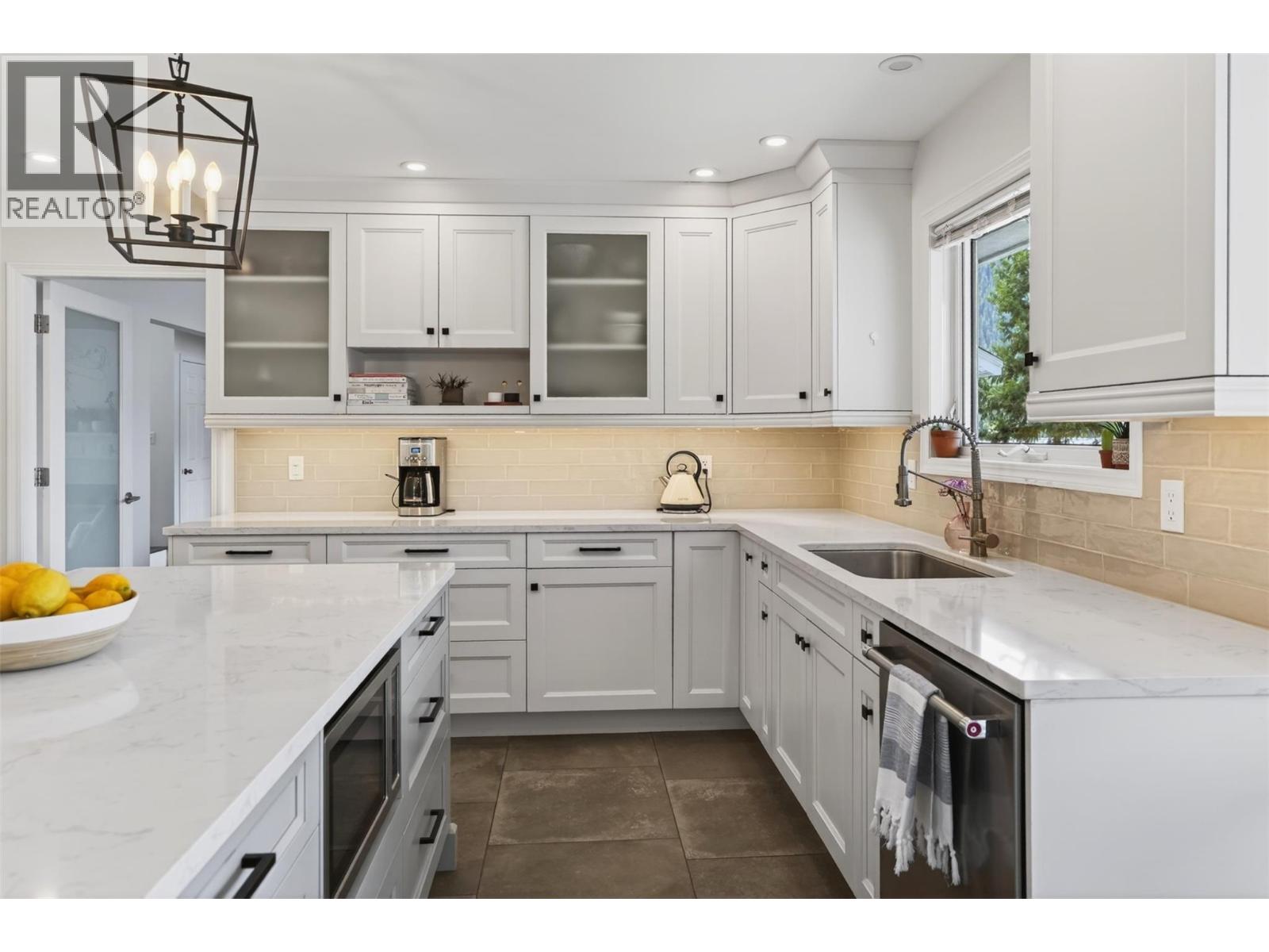 4570 3a Highway, Nelson, British Columbia  V1L 6N3 - Photo 18 - 10381437