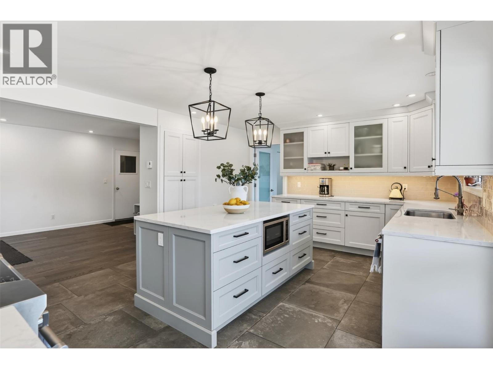 4570 3a Highway, Nelson, British Columbia  V1L 6N3 - Photo 19 - 10381437