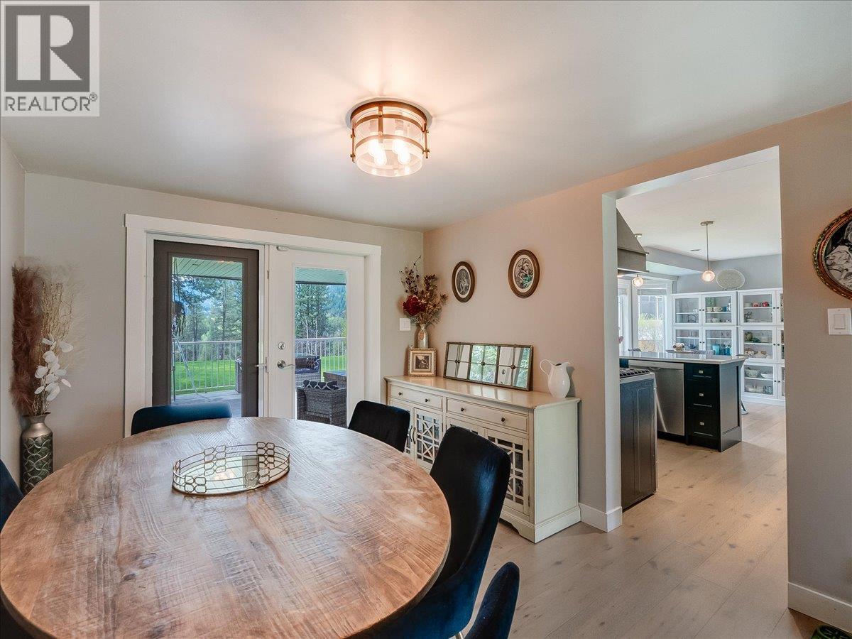 148 100th Street, Castlegar, British Columbia  V1N 3C5 - Photo 14 - 10385327