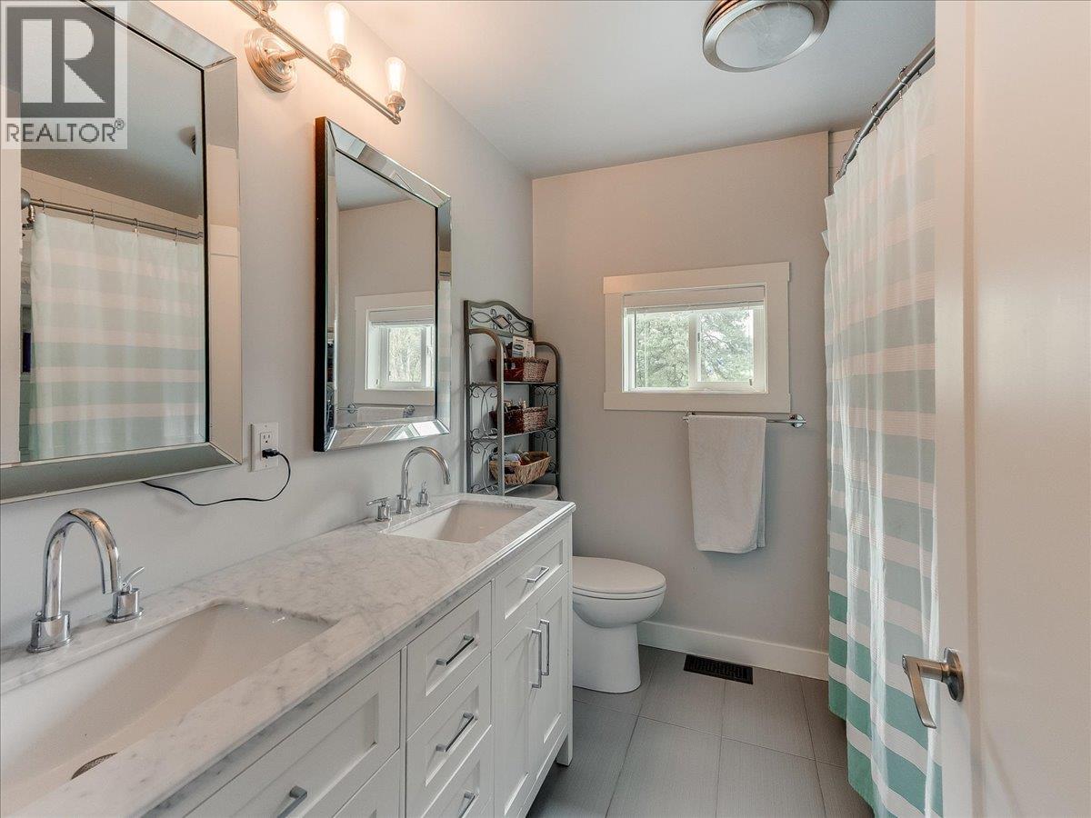 148 100th Street, Castlegar, British Columbia  V1N 3C5 - Photo 34 - 10385327