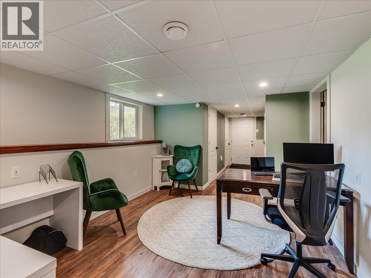 148 100th Street, Castlegar, British Columbia  V1N 3C5 - Photo 43 - 10385327