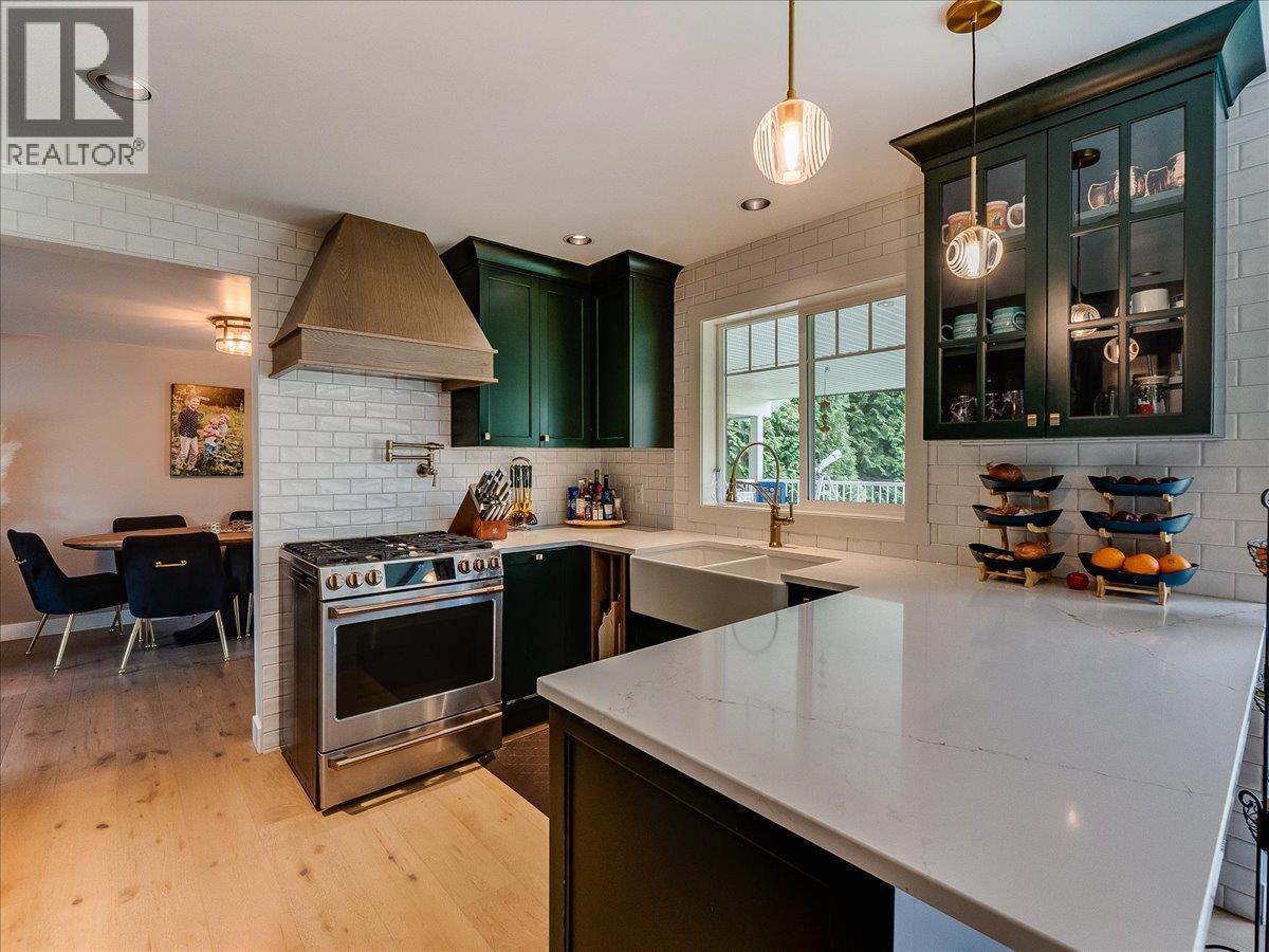 148 100th Street, Castlegar, British Columbia  V1N 3C5 - Photo 6 - 10385327
