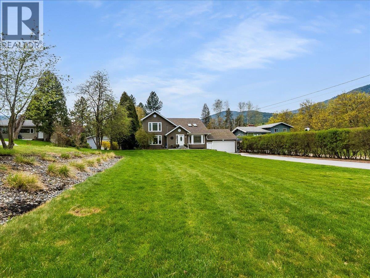 148 100th Street, Castlegar, British Columbia  V1N 3C5 - Photo 65 - 10385327