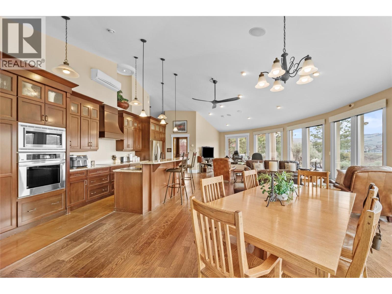 2414 Spring Bank Avenue, Merritt, British Columbia  V1K 1S1 - Photo 6 - 10384511