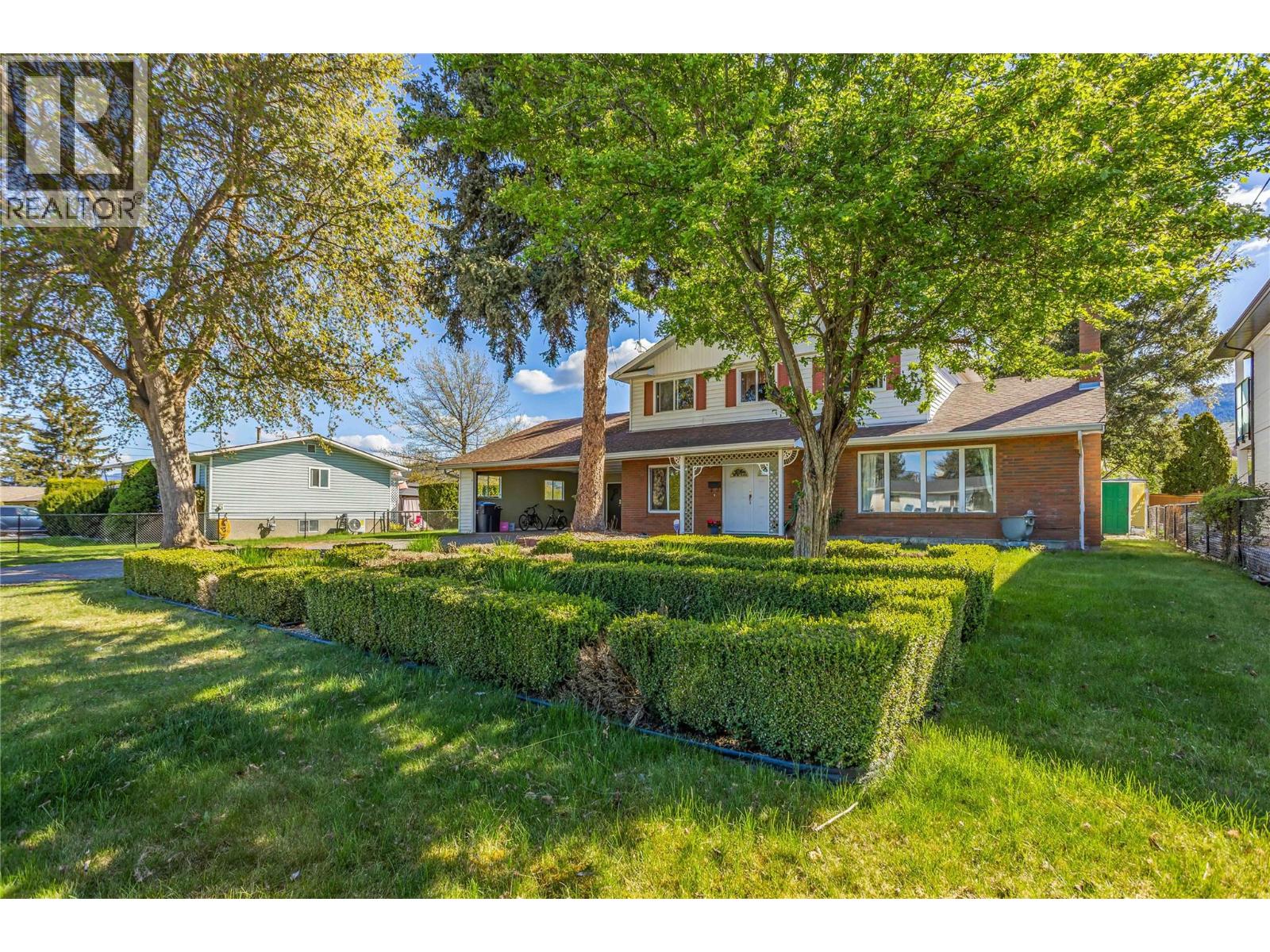 1525 Friesen Road, Kelowna, British Columbia  V1X 4X7 - Photo 2 - 10383970