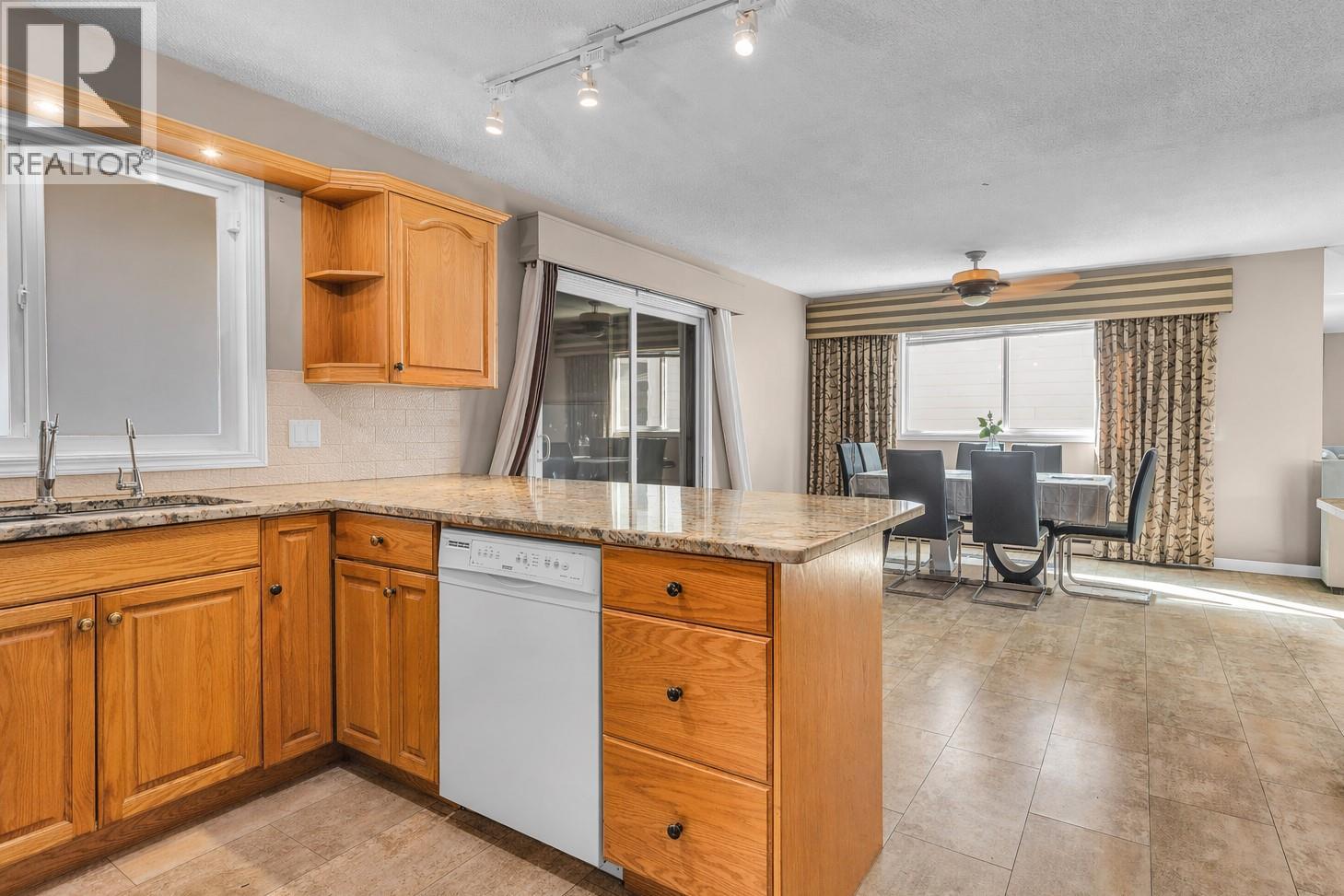 1525 Friesen Road, Kelowna, British Columbia  V1X 4X7 - Photo 8 - 10383970
