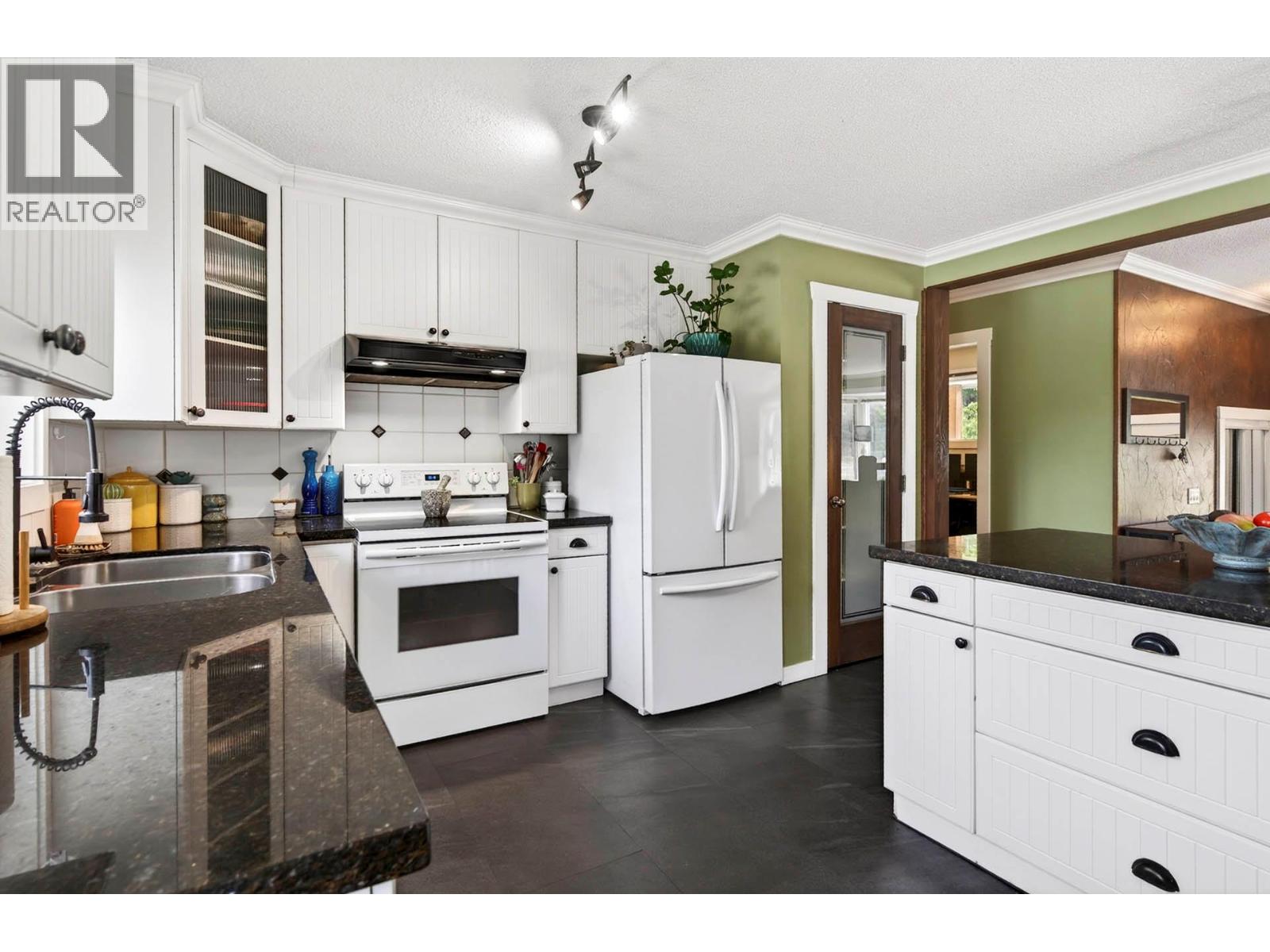 5890 Todd Road, Kamloops, British Columbia  V2C 5V6 - Photo 63 - 10385238