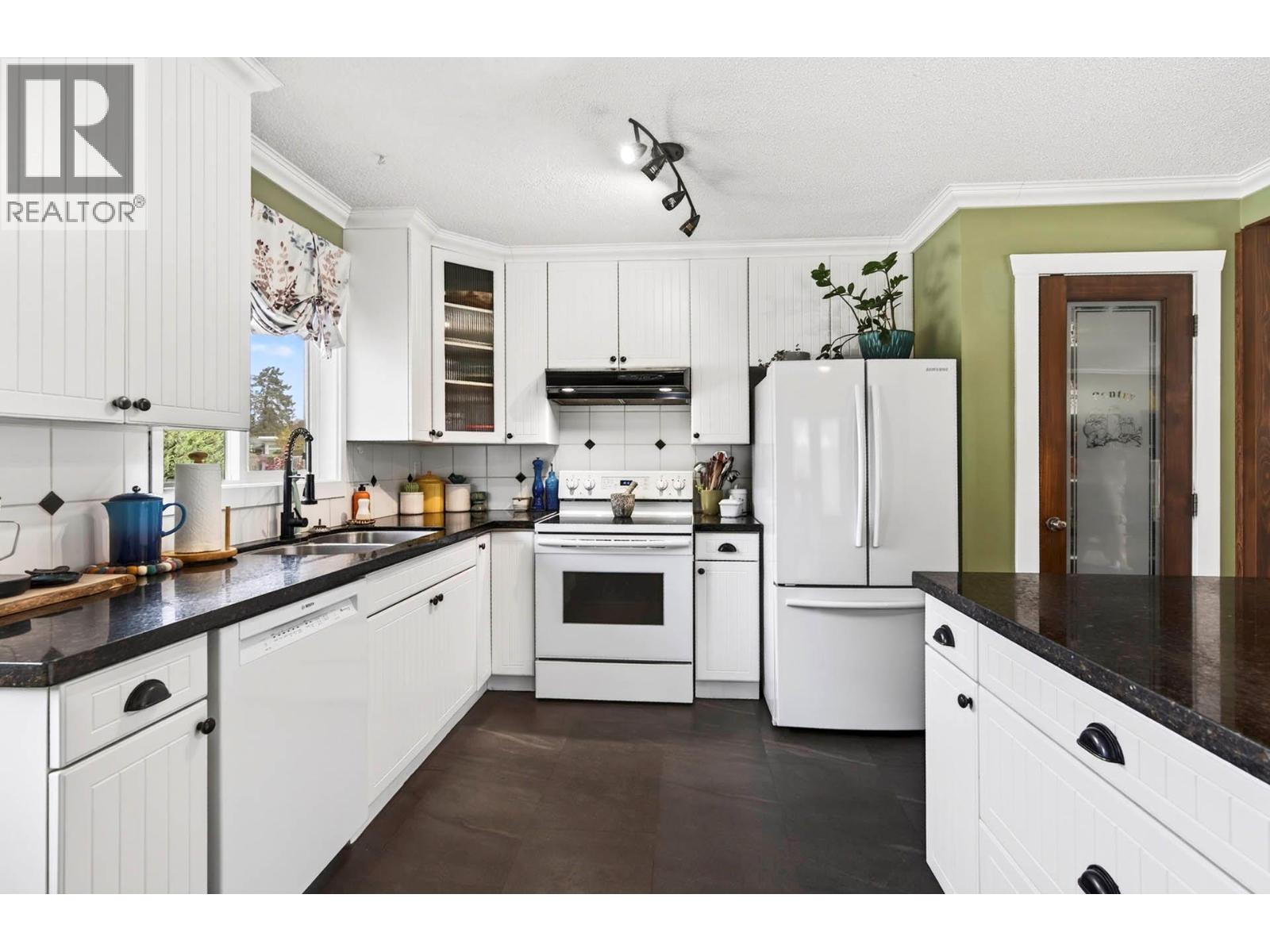 5890 Todd Road, Kamloops, British Columbia  V2C 5V6 - Photo 64 - 10385238