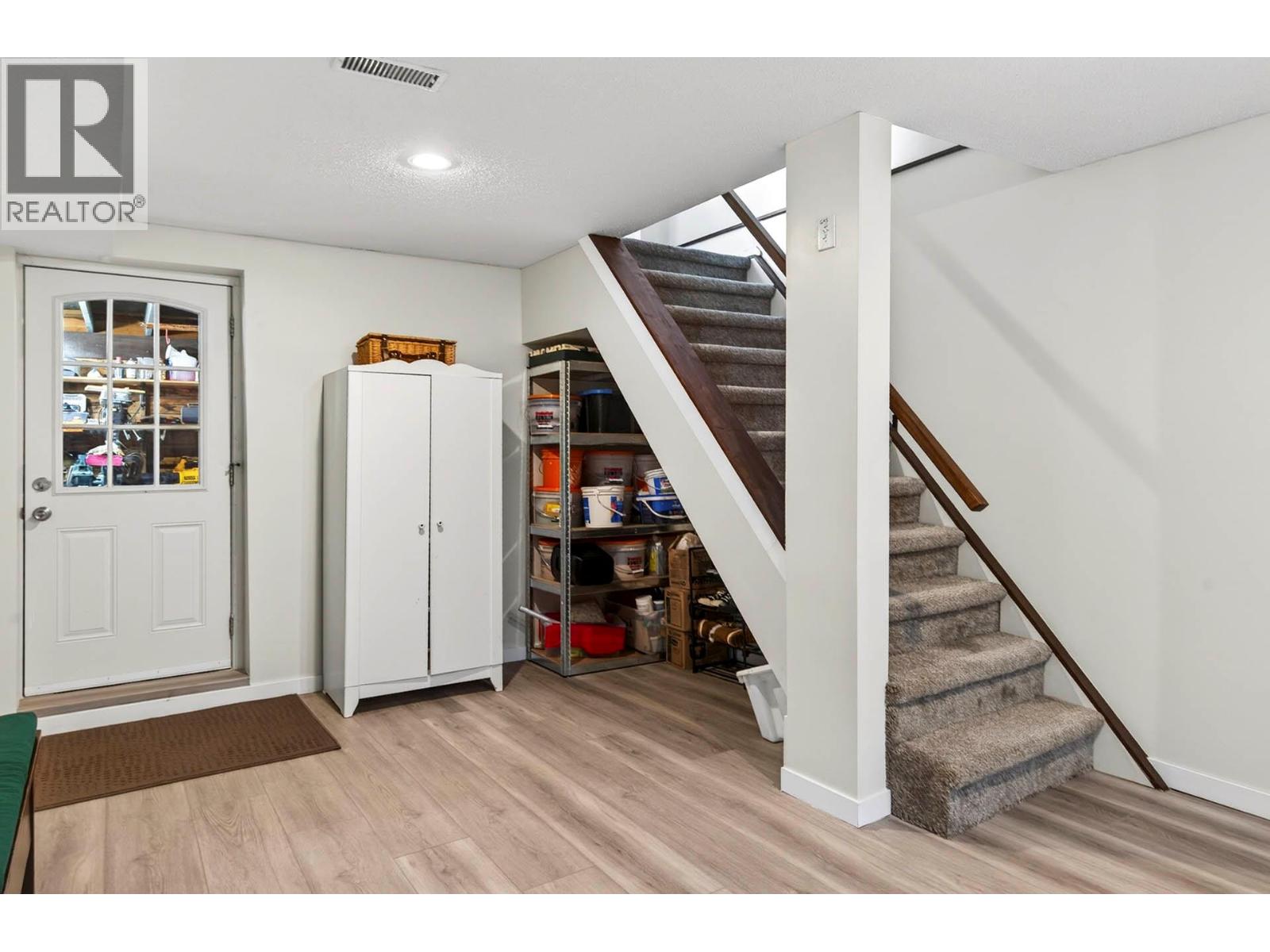 5890 Todd Road, Kamloops, British Columbia  V2C 5V6 - Photo 9 - 10385238