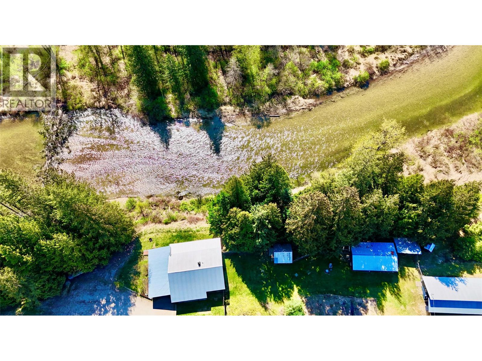 5704 Trans Canada Highway, malakwa, British Columbia