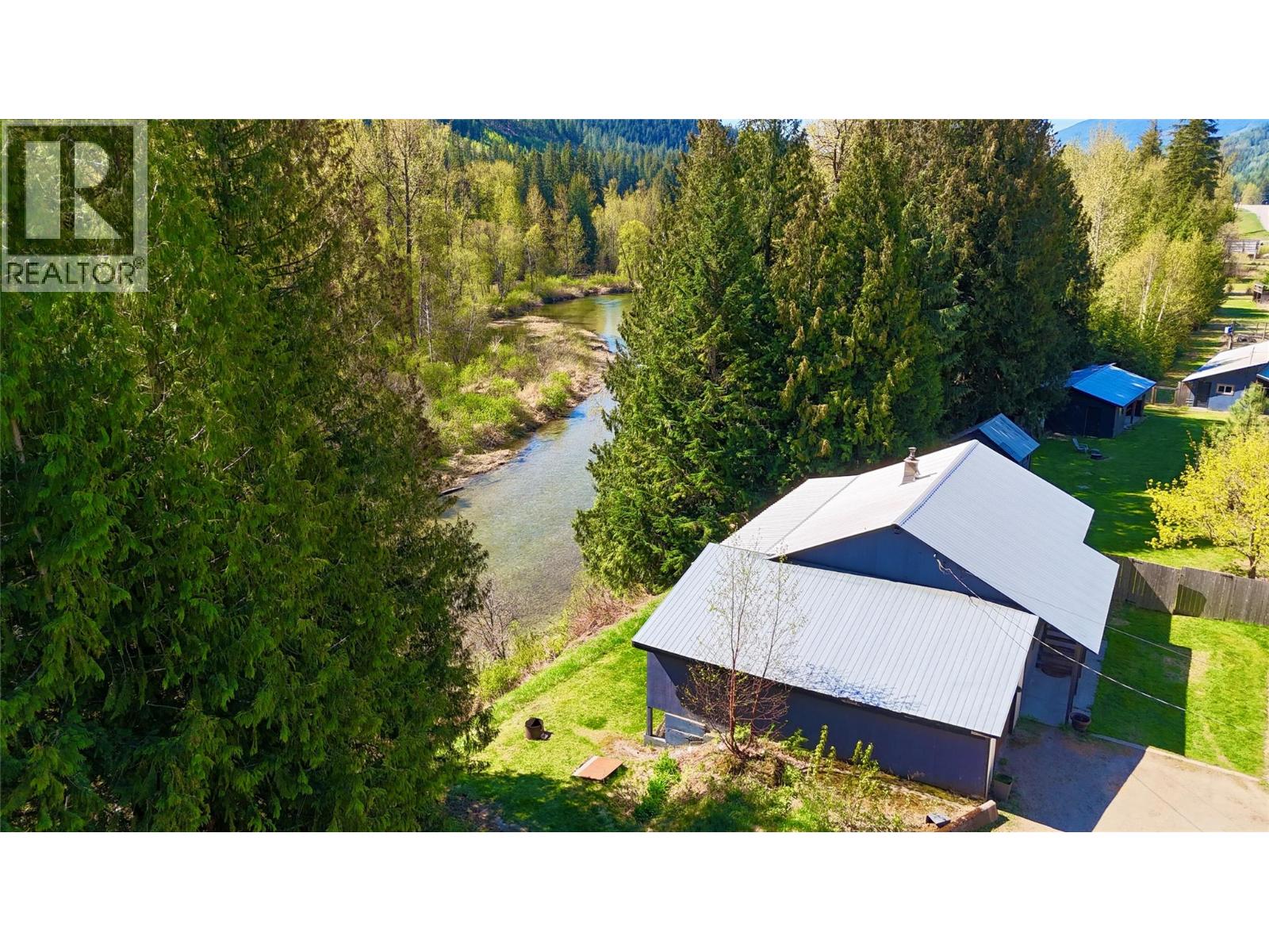 5704 Trans Canada Highway, Malakwa, British Columbia  V0E 2J0 - Photo 2 - 10385110