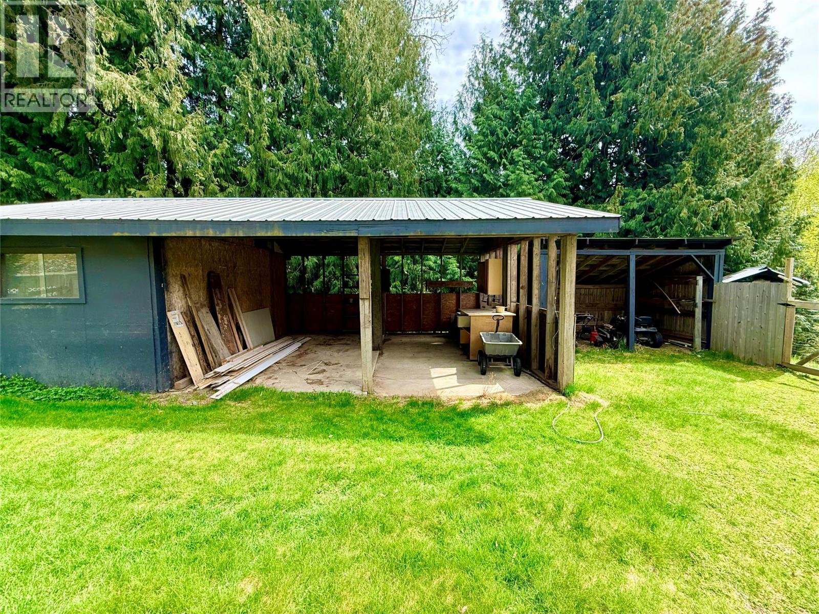 5704 Trans Canada Highway, Malakwa, British Columbia  V0E 2J0 - Photo 27 - 10385110