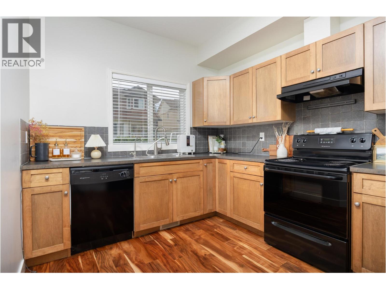 5951 Heritage Drive Unit# 10, Vernon, British Columbia  V1H 1Z5 - Photo 6 - 10385638