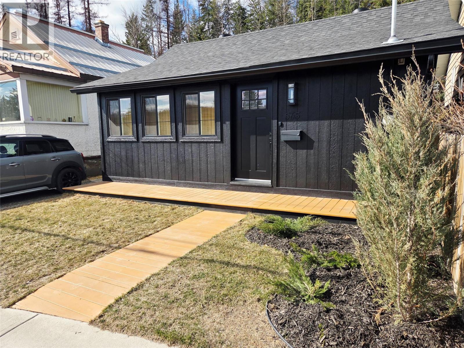 565 Wallinger Avenue, Kimberley, British Columbia  V1A 1Z8 - Photo 3 - 10385485