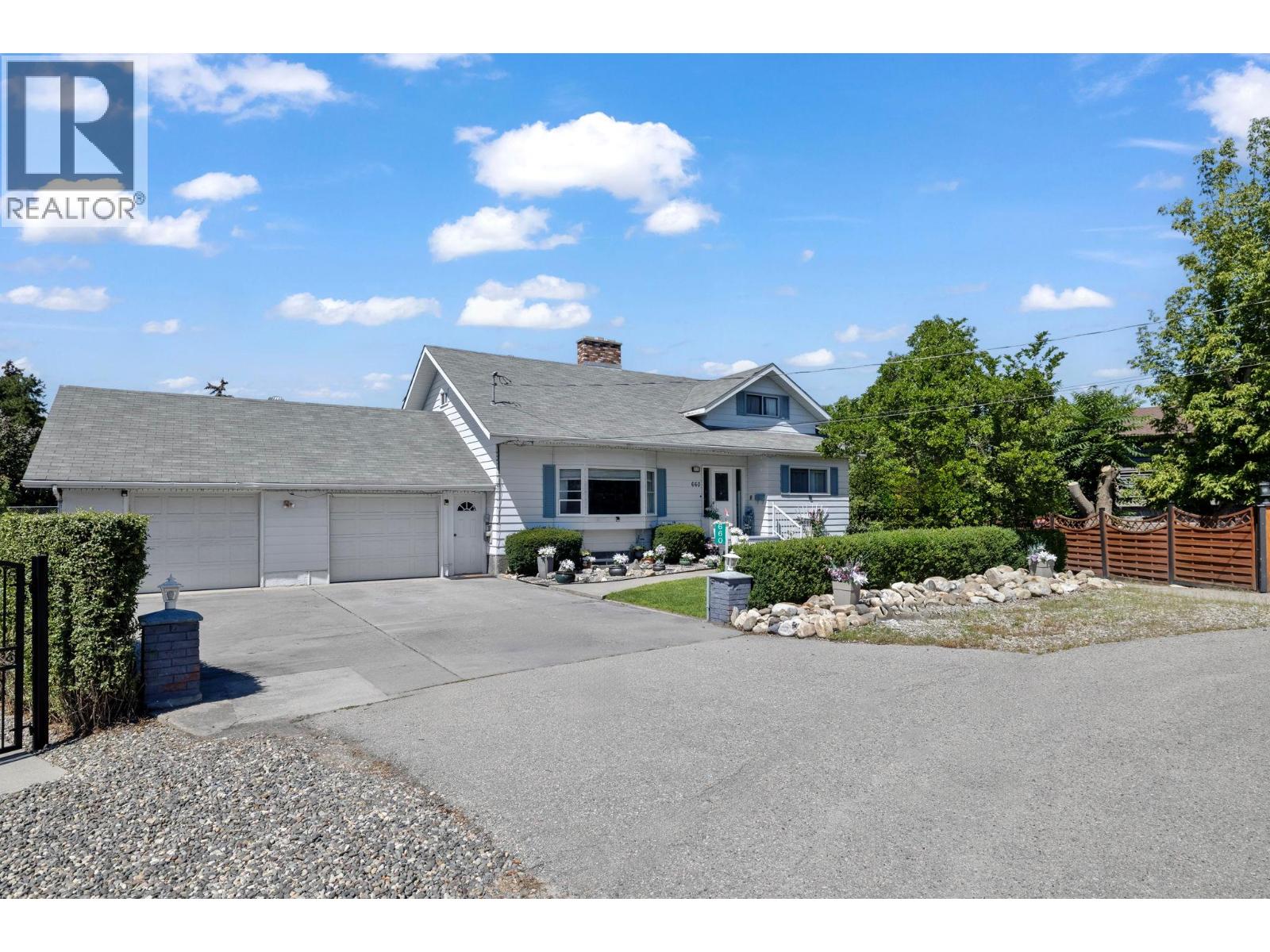 660 Sparrow Road, kelowna, British Columbia