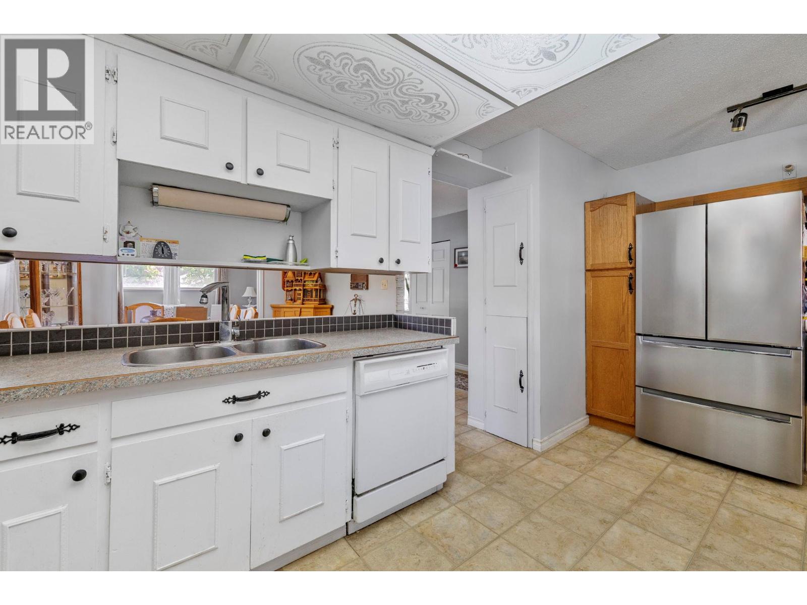 660 Sparrow Road, Kelowna, British Columbia  V1X 4E1 - Photo 15 - 10385354