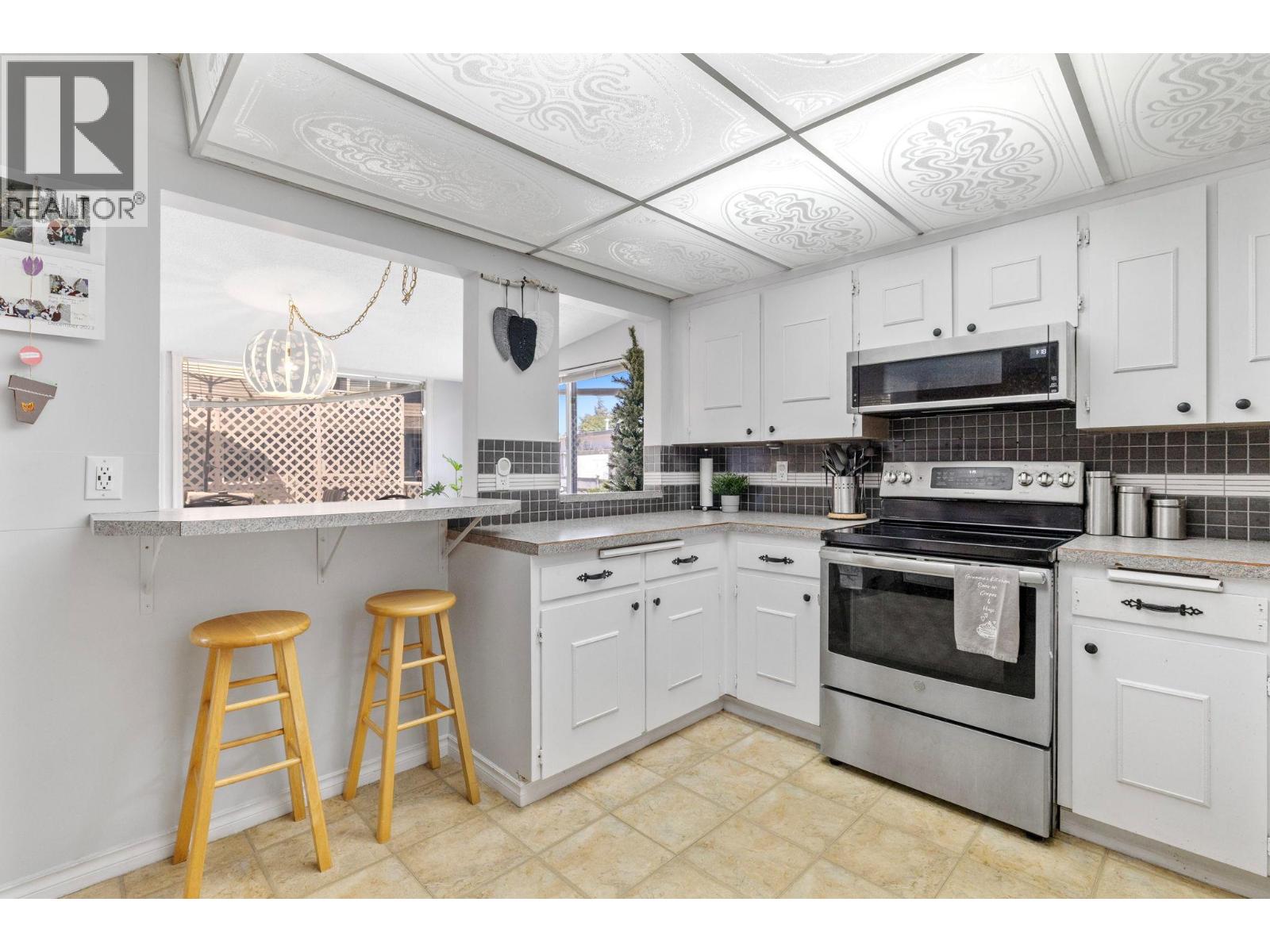 660 Sparrow Road, Kelowna, British Columbia  V1X 4E1 - Photo 16 - 10385354