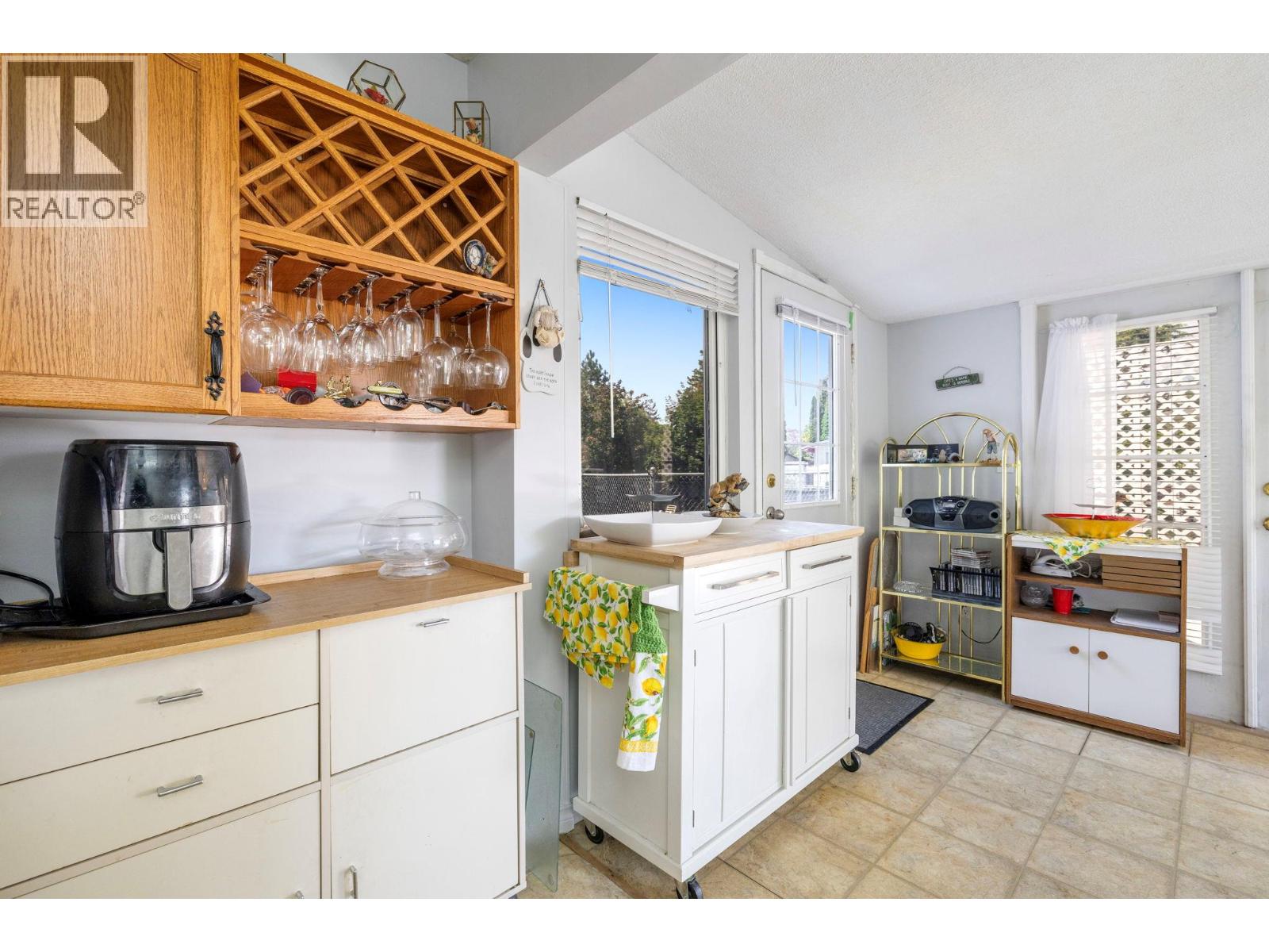 660 Sparrow Road, Kelowna, British Columbia  V1X 4E1 - Photo 17 - 10385354