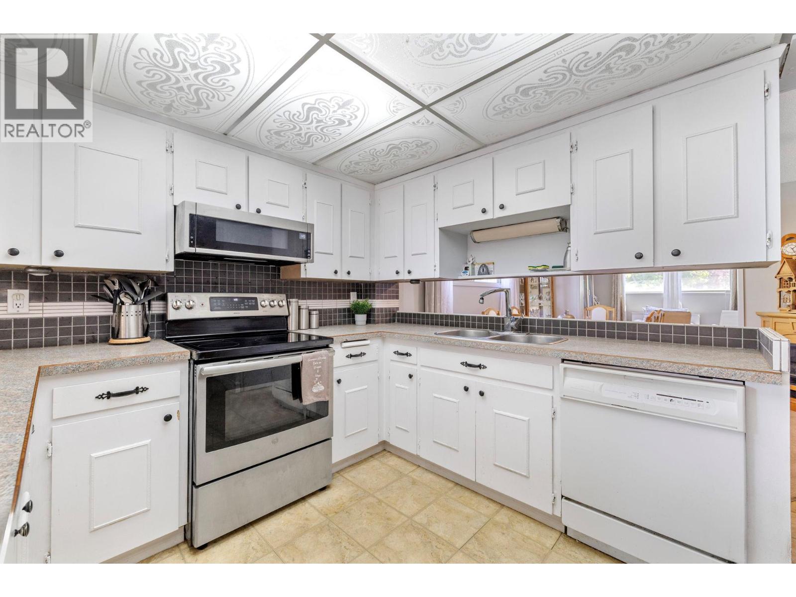 660 Sparrow Road, Kelowna, British Columbia  V1X 4E1 - Photo 20 - 10385354